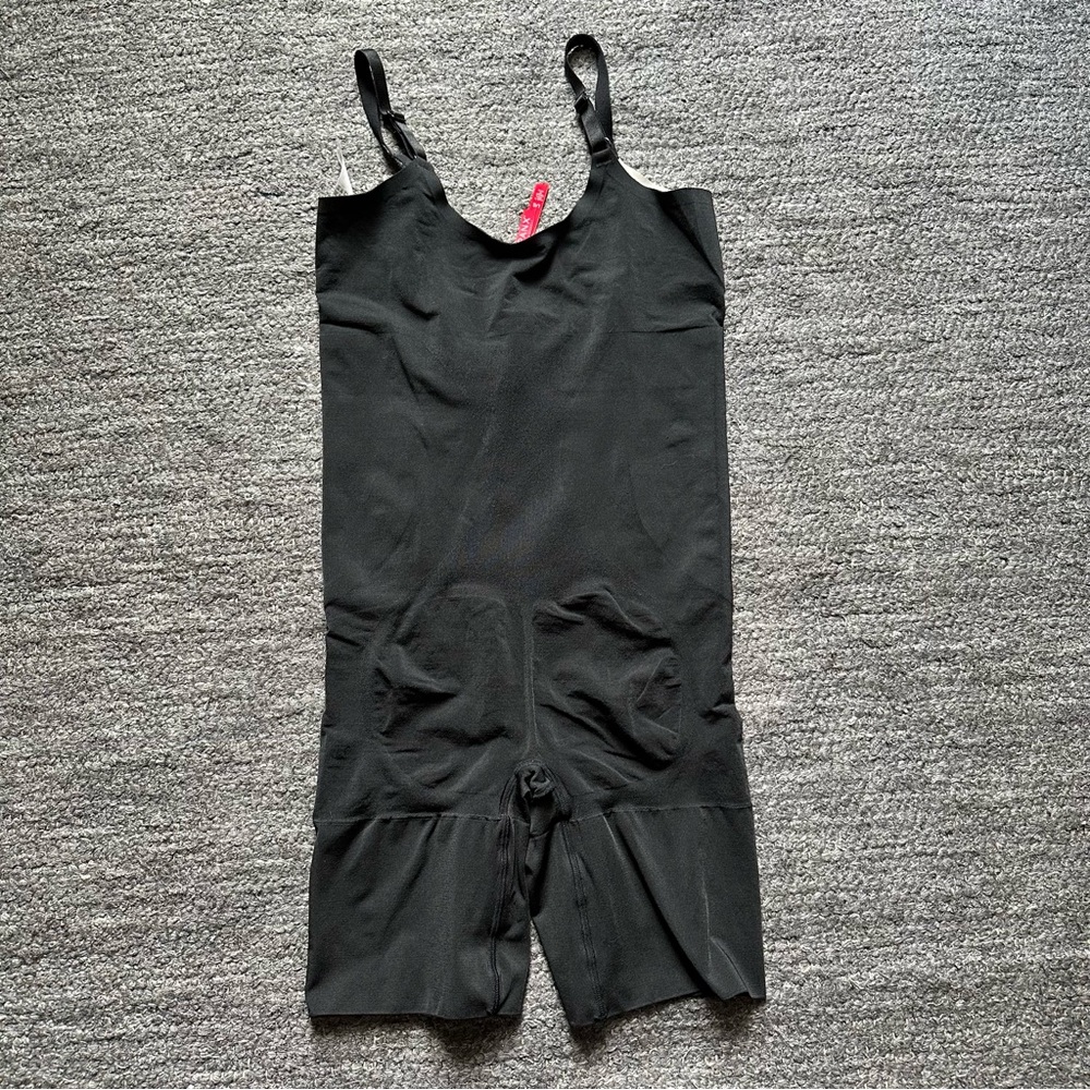 Spanx Bodysuit L OnCore Open Bust Mid Thigh Bodysuit Black Stretch Shape wear